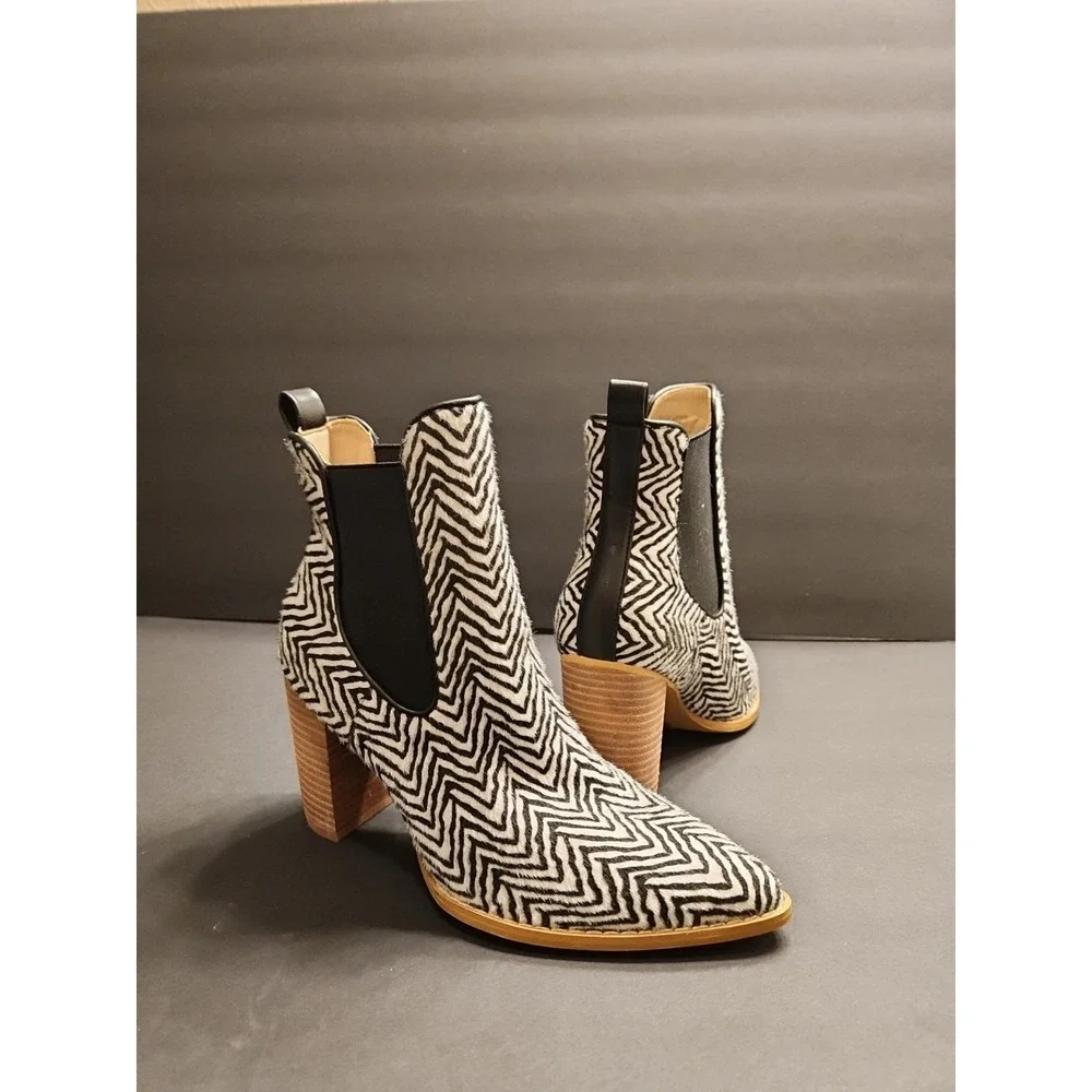 OASIS SOCIETY Esmee Chelsea Ankle Boot Womens 7 Black White Zig Zag Textile Boho